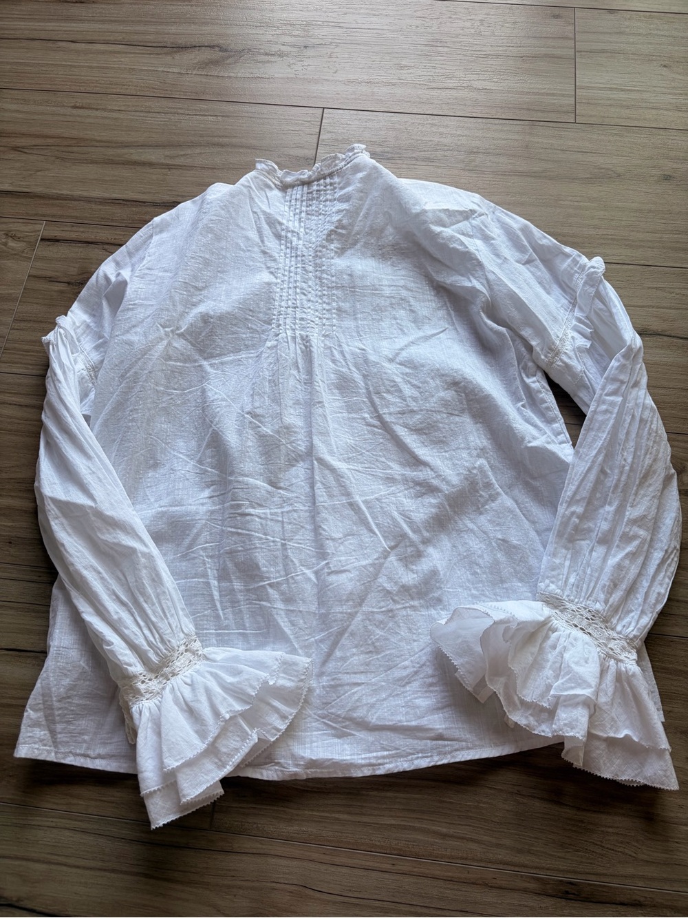 PAIGE White 100% Cotton Ruffle Pintuck Lace Trim Button Front Blouse Top Sz L - Picture 6 of 7